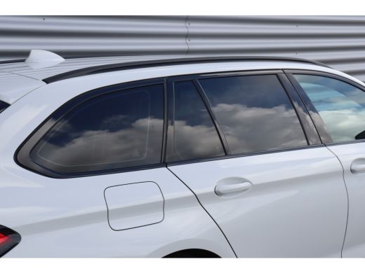 BMW 5 Serie Touring 530e 292PK X-DRIVE HIGH EXECUTIVE M-SPORT / NAVI / LEDER / FULL-LED / CLIMA / PDC / 18" L... ActivLease financial lease