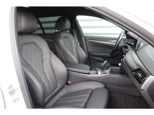 BMW 5 Serie Touring 530e 292PK X-DRIVE HIGH EXECUTIVE M-SPORT / NAVI / LEDER / FULL-LED / CLIMA / PDC / 18" L... ActivLease financial lease