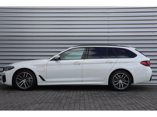 BMW 5 Serie Touring 530e 292PK X-DRIVE HIGH EXECUTIVE M-SPORT / NAVI / LEDER / FULL-LED / CLIMA / PDC / 18" L... ActivLease financial lease
