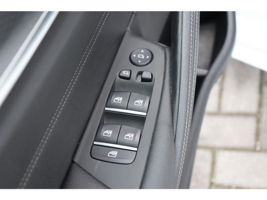 BMW 5 Serie Touring 530e 292PK X-DRIVE HIGH EXECUTIVE M-SPORT / NAVI / LEDER / FULL-LED / CLIMA / PDC / 18" L... ActivLease financial lease