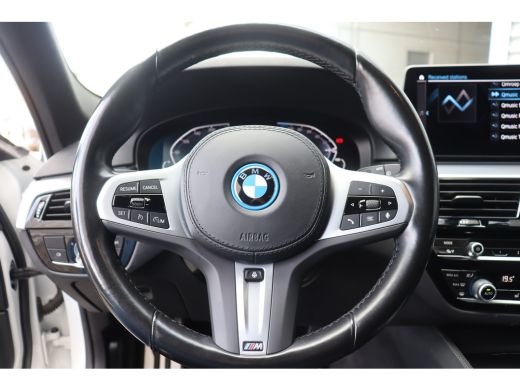 BMW 5 Serie Touring 530e 292PK X-DRIVE HIGH EXECUTIVE M-SPORT / NAVI / LEDER / FULL-LED / CLIMA / PDC / 18" L... ActivLease financial lease