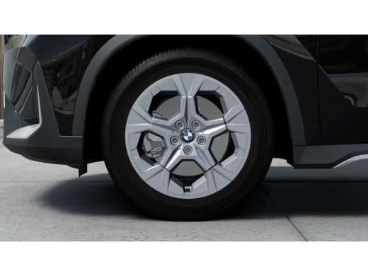 BMW iX1 eDrive20 Pure Edition / Fiscale waarde € 44.995,= ActivLease financial lease
