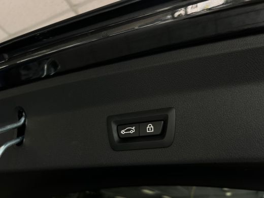 BMW X3 xDrive30e Executive LEDER | CAMERA | KEYLESS | HEAD - UP | CARPLAY | ELEKTR TREKHAAK | ActivLease financial lease