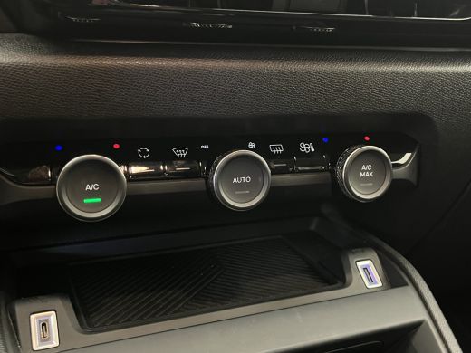Citroën ë-C4 Feel Pack 50 kWh Camera | Carplay | Cruise | Apple/Android Carplay | 18" Lichtmetaal | Virtueel D... ActivLease financial lease