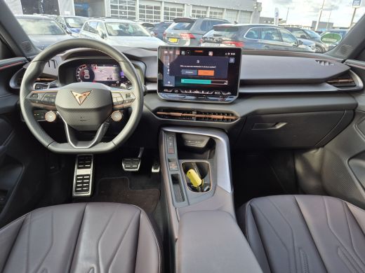 CUPRA Terramar 1.5 TSI e-Hybrid VZ Performance 272pk | Apple Carplay Android Auto | Elektrisch glazen panorama-d... ActivLease financial lease