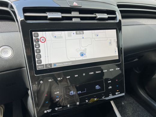 Hyundai Tucson 1.6 T-GDI 265pk PHEV Comfort Smart 4WD | Climate | Camera | Carplay | Keyless | Navigatie | Full ... ActivLease financial lease