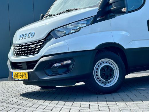 Iveco Daily 35S18 3.0 180 PK HI-MATIC AUTOM / L4H2 / 3500 KG AHG / 3 ZITS / AIRCO / NAVI / CRUISE ActivLease financial lease