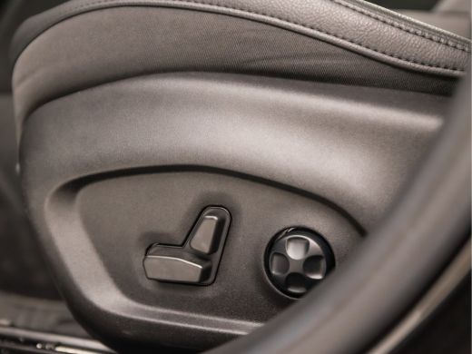 Jeep Compass 4xe 240 Plug-in Hybrid S Black Sport 240Pk Automaat (VIRTUAL COCKPIT, APPLE CARPLAY, GROOT NAVI, ... ActivLease financial lease