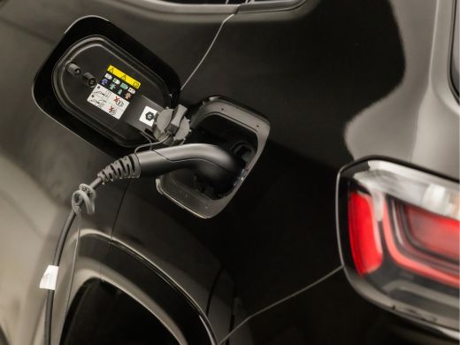 Jeep Compass 4xe 240 Plug-in Hybrid S Black Sport 240Pk Automaat (VIRTUAL COCKPIT, APPLE CARPLAY, GROOT NAVI, ... ActivLease financial lease