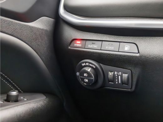 Jeep Compass 4xe 240 Plug-in Hybrid S Black Sport 240Pk Automaat (VIRTUAL COCKPIT, APPLE CARPLAY, GROOT NAVI, ... ActivLease financial lease