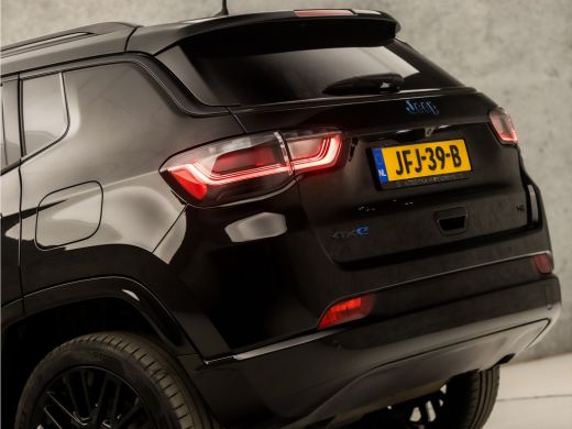 Jeep Compass 4xe 240 Plug-in Hybrid S Black Sport 240Pk Automaat (VIRTUAL COCKPIT, APPLE CARPLAY, LEDER, STUUR... ActivLease financial lease