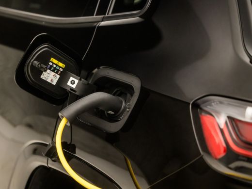 Jeep Compass 4xe 240 Plug-in Hybrid S Black Sport 240Pk Automaat (VIRTUAL COCKPIT, APPLE CARPLAY, LEDER, STUUR... ActivLease financial lease