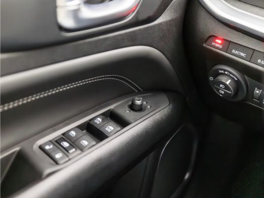 Jeep Compass 4xe 240 Plug-in Hybrid S Black Sport 240Pk Automaat (VIRTUAL COCKPIT, APPLE CARPLAY, LEDER, STUUR... ActivLease financial lease