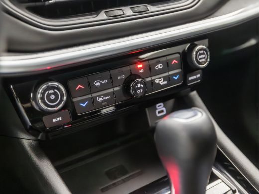 Jeep Compass 4xe 240 Plug-in Hybrid S Black Sport 240Pk Automaat (VIRTUAL COCKPIT, APPLE CARPLAY, LEDER, STUUR... ActivLease financial lease