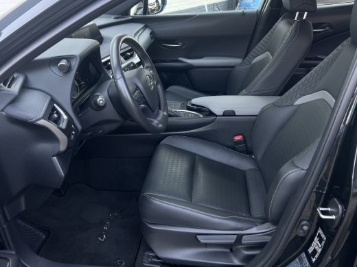 Lexus UX 250h Style+ Edition | Leder | Camera | Carplay | 18 inch | Dodehoek ActivLease financial lease