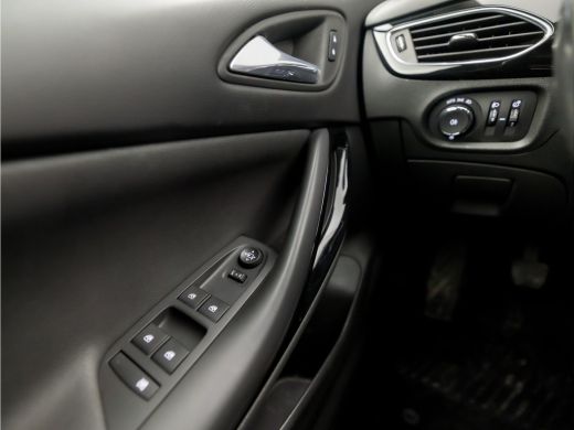 Opel Astra Sports Tourer 1.2 Innovation Sport (APPLE CARPLAY, CAMERA, GROOT NAVIGATIE, ADAPTIVE CRUISE, LEDE... ActivLease financial lease