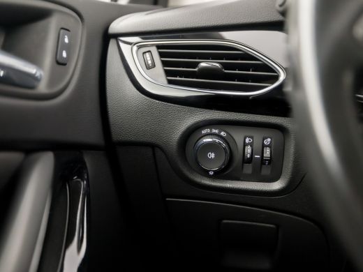 Opel Astra Sports Tourer 1.2 Innovation Sport (APPLE CARPLAY, CAMERA, GROOT NAVIGATIE, ADAPTIVE CRUISE, LEDE... ActivLease financial lease