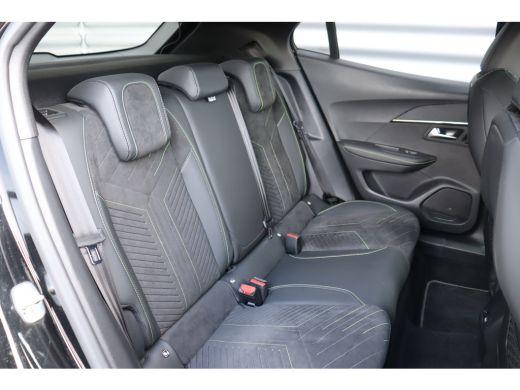 Peugeot 2008 1.2 PURETECH 130PK GT PACK AUTOMAAT / NAVI / LEDER / CLIMA / LED / PDC / 17" LMV / KEYLESS / ALCA... ActivLease financial lease