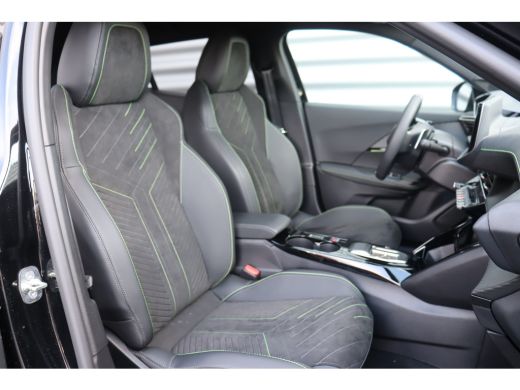 Peugeot 2008 1.2 PURETECH 130PK GT PACK AUTOMAAT / NAVI / LEDER / CLIMA / LED / PDC / 17" LMV / KEYLESS / ALCA... ActivLease financial lease