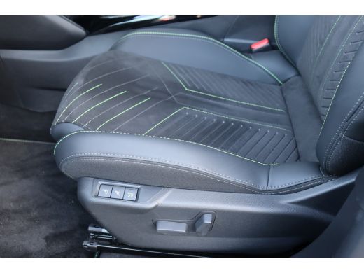 Peugeot 2008 1.2 PURETECH 130PK GT PACK AUTOMAAT / NAVI / LEDER / CLIMA / LED / PDC / 17" LMV / KEYLESS / ALCA... ActivLease financial lease