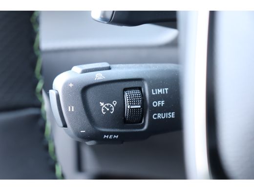 Peugeot 2008 1.2 PURETECH 130PK GT PACK AUTOMAAT / NAVI / LEDER / CLIMA / LED / PDC / 17" LMV / KEYLESS / ALCA... ActivLease financial lease