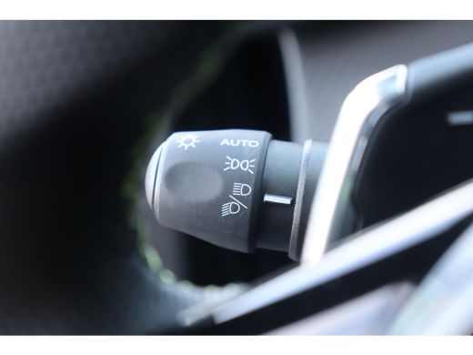 Peugeot 2008 1.2 PURETECH 130PK GT PACK AUTOMAAT / NAVI / LEDER / CLIMA / LED / PDC / 17" LMV / KEYLESS / ALCA... ActivLease financial lease
