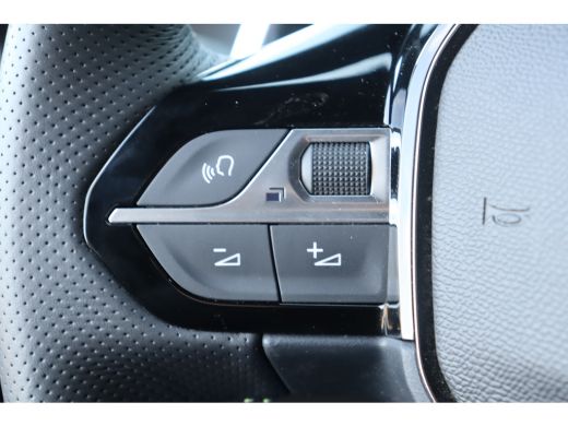 Peugeot 2008 1.2 PURETECH 130PK GT PACK AUTOMAAT / NAVI / LEDER / CLIMA / LED / PDC / 17" LMV / KEYLESS / ALCA... ActivLease financial lease