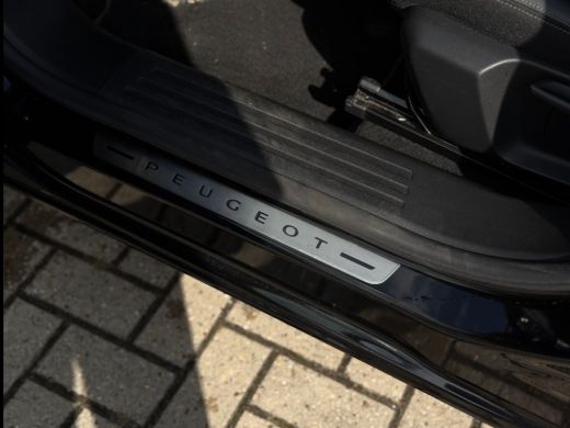 Peugeot 2008 1.2 PureTech GT-Line | Achteruitrijcamera | Airco (automatisch) | Alarm klasse 1(startblokkering) ActivLease financial lease