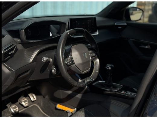 Peugeot 2008 1.2 PureTech GT-Line | Achteruitrijcamera | Airco (automatisch) | Alarm klasse 1(startblokkering) ActivLease financial lease