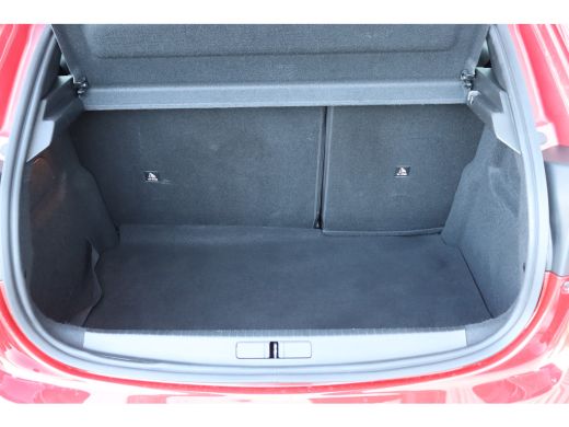 Peugeot 208 1.2 PURETECH 100PK ACTIVE PACK / NAVI / CLIMA / LED / PDC / 16" LMV / BLUETOOTH / CRUISECONTROL /... ActivLease financial lease