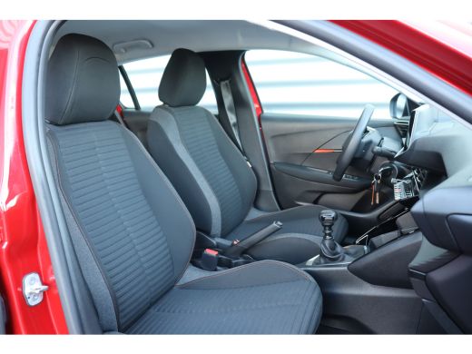 Peugeot 208 1.2 PURETECH 100PK ACTIVE PACK / NAVI / CLIMA / LED / PDC / 16" LMV / BLUETOOTH / CRUISECONTROL /... ActivLease financial lease
