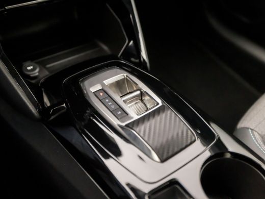Peugeot 208 1.2 PureTech Allure Sport Automaat (VIRTUAL COCKPIT, APPLE CARPLAY, GROOT NAVI, LEDER, 360 CAMERA... ActivLease financial lease