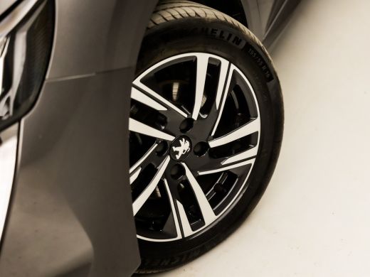 Peugeot 208 1.2 PureTech Allure Sport Automaat (VIRTUAL COCKPIT, APPLE CARPLAY, GROOT NAVI, LEDER, 360 CAMERA... ActivLease financial lease
