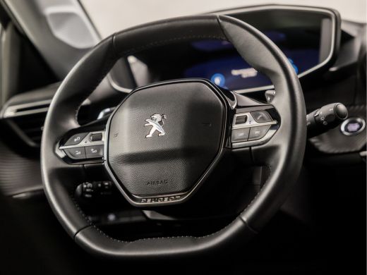 Peugeot 208 1.2 PureTech Allure Sport Automaat (VIRTUAL COCKPIT, APPLE CARPLAY, GROOT NAVI, LEDER, 360 CAMERA... ActivLease financial lease