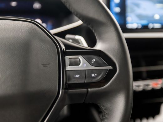 Peugeot 208 1.2 PureTech Allure Sport Automaat (VIRTUAL COCKPIT, APPLE CARPLAY, GROOT NAVI, LEDER, 360 CAMERA... ActivLease financial lease