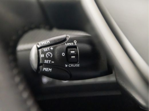 Peugeot 208 1.2 PureTech Allure Sport Automaat (VIRTUAL COCKPIT, APPLE CARPLAY, GROOT NAVI, LEDER, 360 CAMERA... ActivLease financial lease