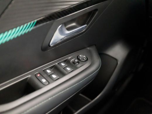 Peugeot 208 1.2 PureTech Allure Sport Automaat (VIRTUAL COCKPIT, APPLE CARPLAY, GROOT NAVI, LEDER, 360 CAMERA... ActivLease financial lease