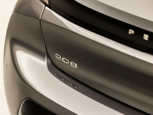 Peugeot 208 1.2 PureTech Allure Sport Automaat (VIRTUAL COCKPIT, APPLE CARPLAY, GROOT NAVI, LEDER, 360 CAMERA... ActivLease financial lease