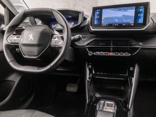 Peugeot 208 1.2 PureTech Allure Sport Automaat (VIRTUAL COCKPIT, APPLE CARPLAY, GROOT NAVI, LEDER, 360 CAMERA... ActivLease financial lease