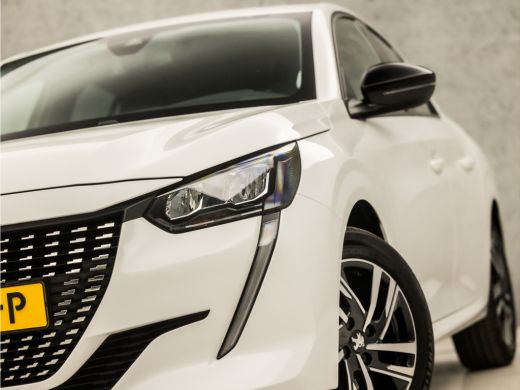 Peugeot 208 1.2 PureTech Allure Sport Automaat (VIRTUAL COCKPIT, APPLE CARPLAY, GROOT NAVI, LEDER, SPORTSTOEL... ActivLease financial lease