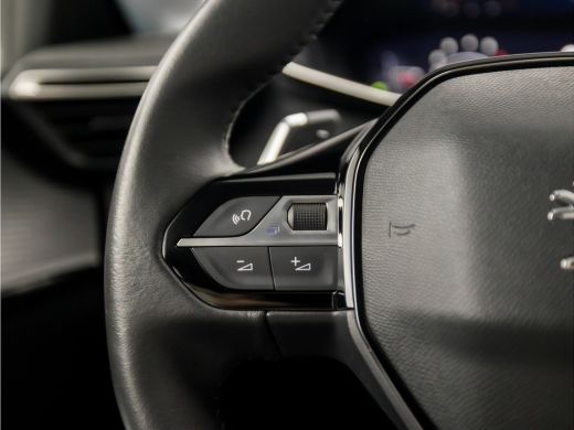 Peugeot 208 1.2 PureTech Allure Sport Automaat (VIRTUAL COCKPIT, APPLE CARPLAY, GROOT NAVI, LEDER, SPORTSTOEL... ActivLease financial lease