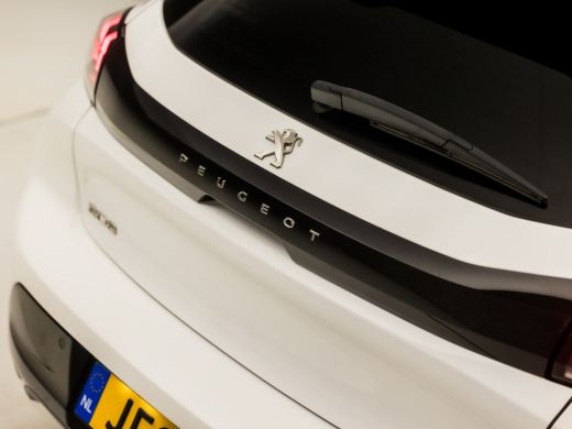 Peugeot 208 1.2 PureTech Allure Sport Automaat (VIRTUAL COCKPIT, APPLE CARPLAY, GROOT NAVI, LEDER, SPORTSTOEL... ActivLease financial lease