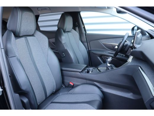 Peugeot 3008 1.2 PURETECH 130PK ALLURE / NAVI / LEDER / CLIMA / LED / PDC / 18" LMV / KEYLESS / CAMERA / BLUET... ActivLease financial lease