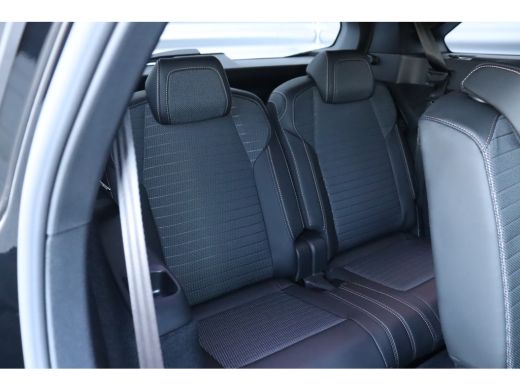 Peugeot 5008 1.2 HYBRID 136PK 7-ZITS ALLURE AUTOMAAT / NAVI / LEDER / CLIMA / FULL-LED / 19" LMV / KEYLESS / 3... ActivLease financial lease