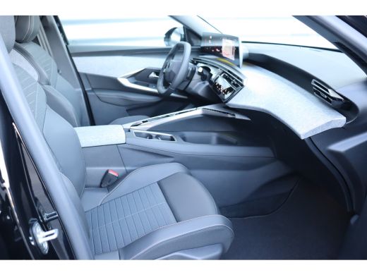 Peugeot 5008 1.2 HYBRID 136PK 7-ZITS ALLURE AUTOMAAT / NAVI / LEDER / CLIMA / FULL-LED / 19" LMV / KEYLESS / 3... ActivLease financial lease