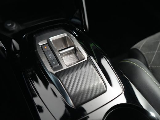 Peugeot e-2008 EV GT Pack 50 kWh | Achteruitrijcamera | Airco (automatisch) | Apple Carplay/Android Auto|telefoo... ActivLease financial lease