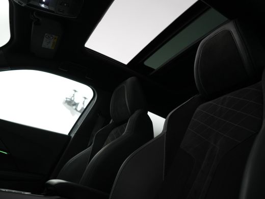 Peugeot e-2008 EV GT Pack 50 kWh | Achteruitrijcamera | Airco (automatisch) | Apple Carplay/Android Auto|telefoo... ActivLease financial lease