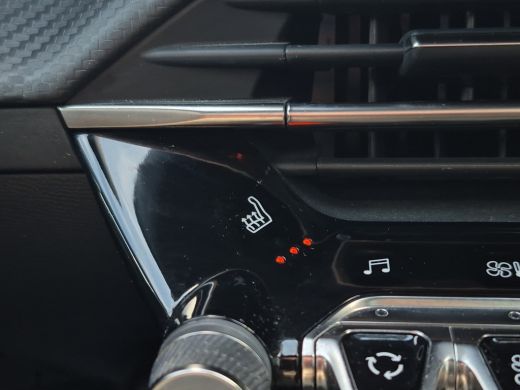Peugeot e-2008 EV GT Pack 50 kWh Leder/Alcantara | Panoramadak | Stoel + Voorruitverwarming ActivLease financial lease
