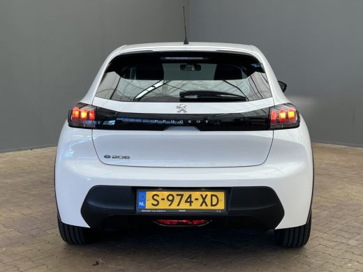 Peugeot e-208 EV Active 50 kWh Carplay | Cruise Control | Airco | Elek. Ramen | Centrale Vergrendeling | DAB | ... ActivLease financial lease