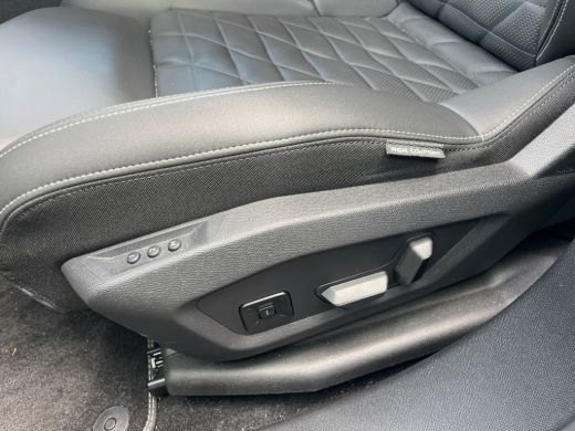 Peugeot e-3008 GT 73 kWh | Achteruitrijcamera | Apple Carplay/Android Auto|telefoonintegratie premium | Bluetoot... ActivLease financial lease